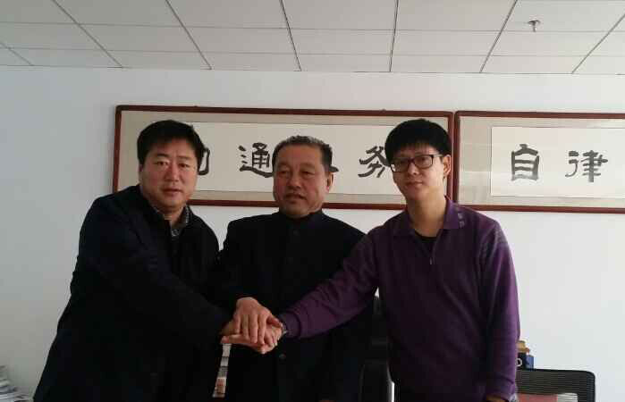 內(nèi)蒙古農(nóng)牧業(yè)產(chǎn)業(yè)化龍頭企業(yè)協(xié)會(huì)與內(nèi)蒙古拉卡拉支付有限公司、內(nèi)蒙古蒙優(yōu)匯電子商務(wù)有限公司簽署三方戰(zhàn)略框架合作協(xié)議——助力內(nèi)蒙古綠色農(nóng)畜產(chǎn)品“走出去”